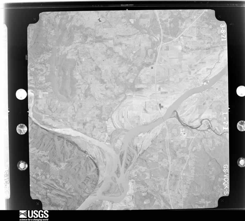 U.S. Geological Survey aerial photograph, 1971-03-08, scale 1:74000