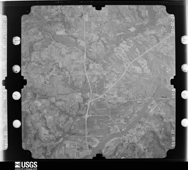 U.S. Geological Survey aerial photograph, 1972-12-22, scale 1:80000