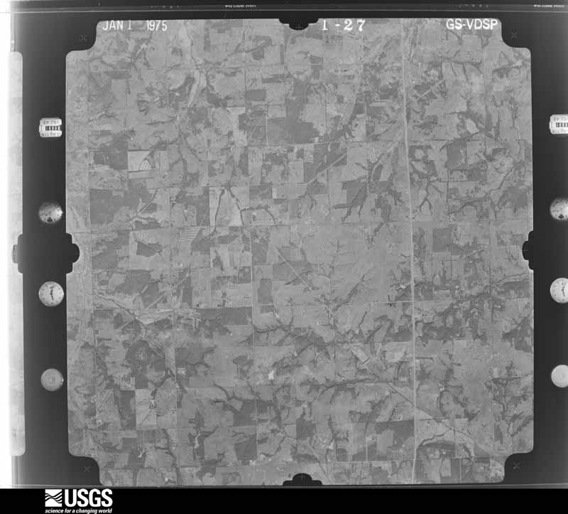U.S. Geological Survey aerial photograph, 1975-01-01, scale 1:40000