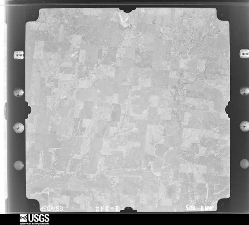 U.S. Geological Survey aerial photograph, 1975-01-01, scale 1:40000