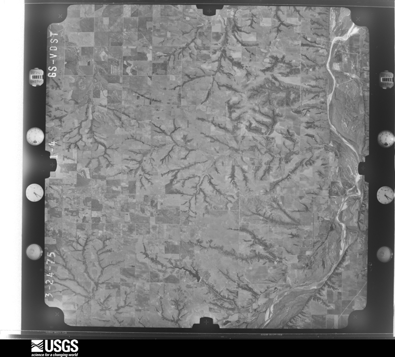 U.S. Geological Survey aerial photograph, 1975-04-03, scale 1:80000