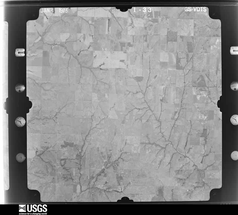 U.S. Geological Survey aerial photograph, 1975-01-01, scale 1:40000