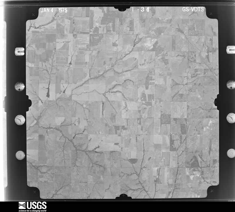 U.S. Geological Survey aerial photograph, 1975-01-01, scale 1:40000