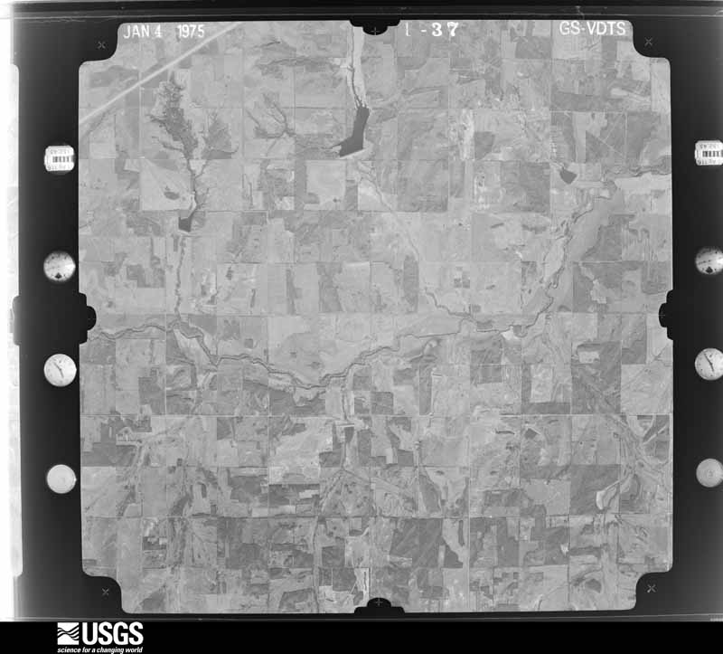 U.S. Geological Survey aerial photograph, 1975-01-01, scale 1:40000