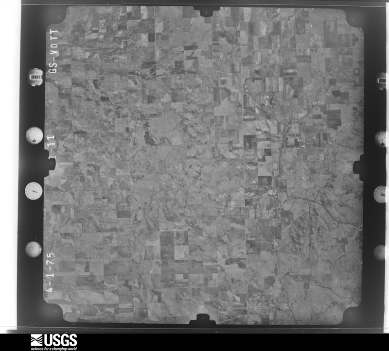 U.S. Geological Survey aerial photograph, 1975-04-03, scale 1:80000
