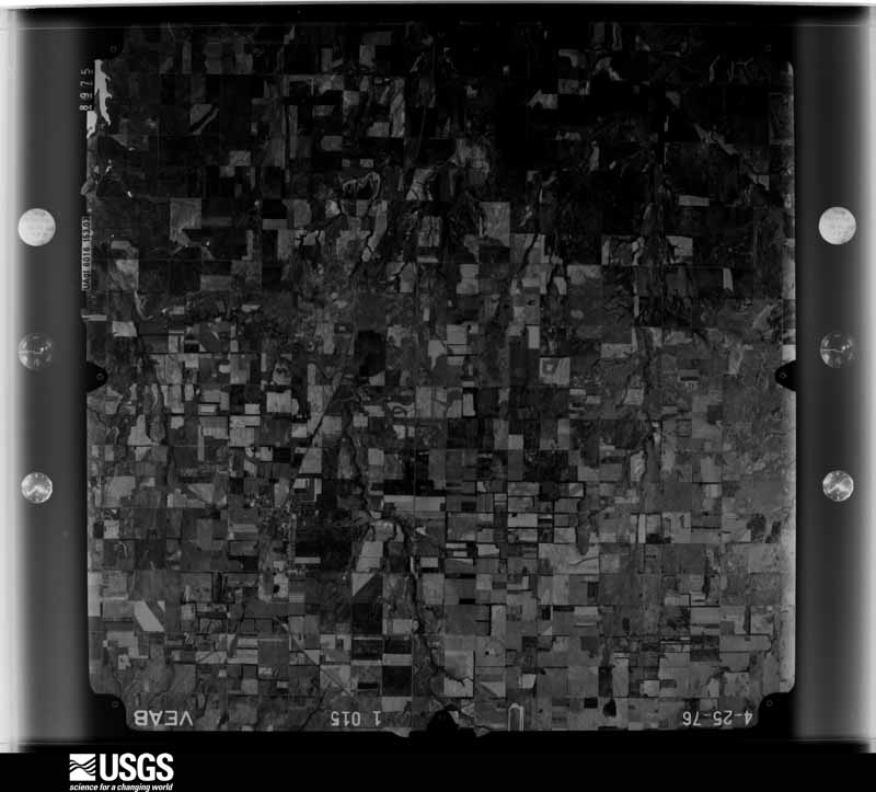 U.S. Geological Survey aerial photograph, 1976-04-25, scale 1:80000