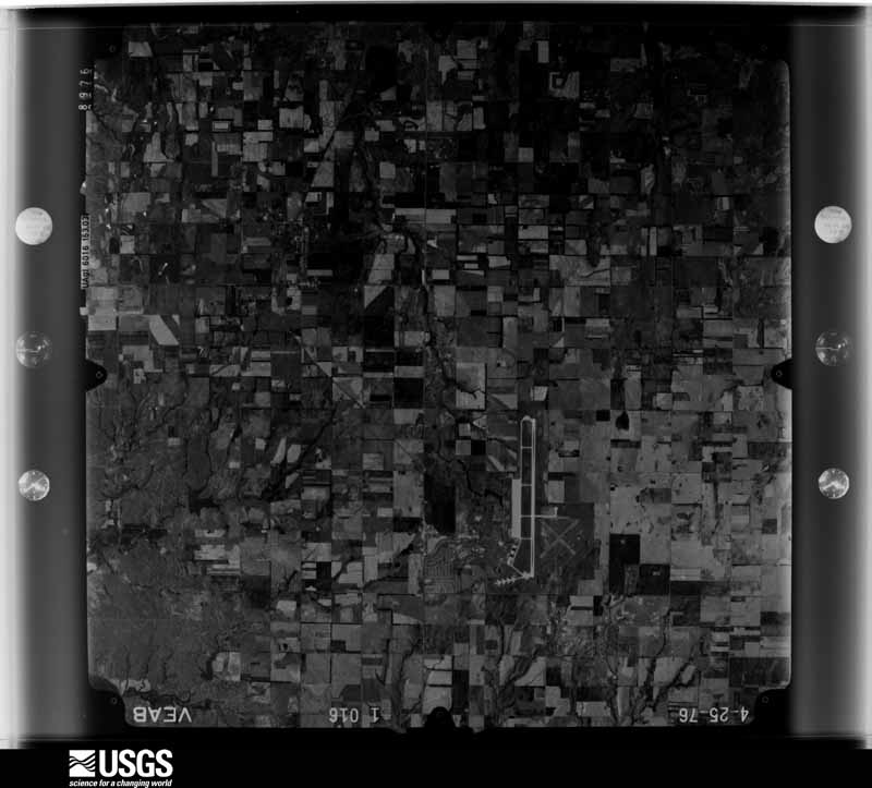U.S. Geological Survey aerial photograph, 1976-04-25, scale 1:80000