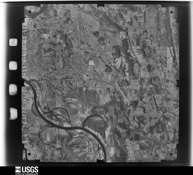 U.S. Geological Survey aerial photograph, 1976-01-29, scale 1:80000