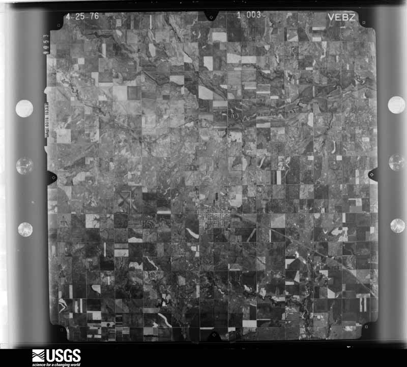 U.S. Geological Survey aerial photograph, 1976-04-25, scale 1:80000