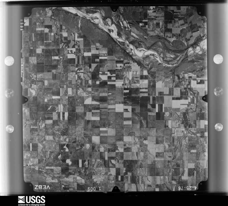 U.S. Geological Survey aerial photograph, 1976-04-25, scale 1:80000