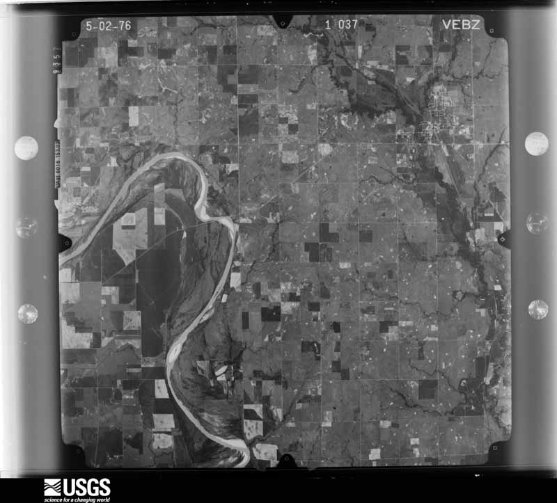 U.S. Geological Survey aerial photograph, 1976-05-02, scale 1:80000