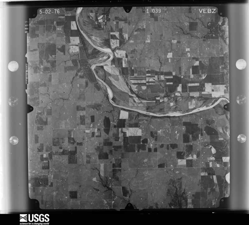 U.S. Geological Survey aerial photograph, 1976-05-02, scale 1:80000