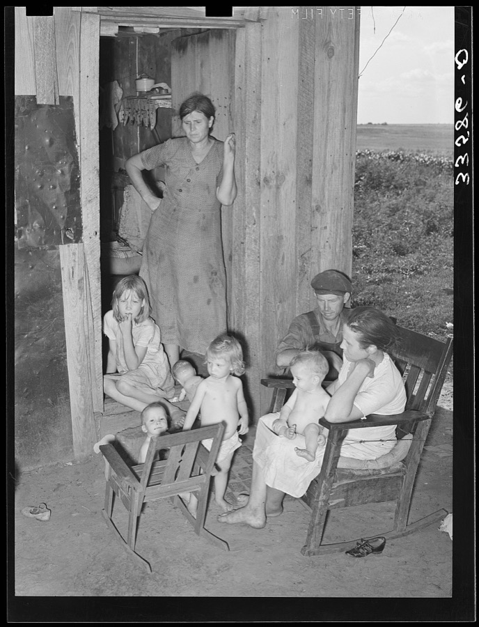 [Untitled photo possibly related to: Group of agricultural day laborers and their children near Tullahassee, Oklahoma. Wagoner County