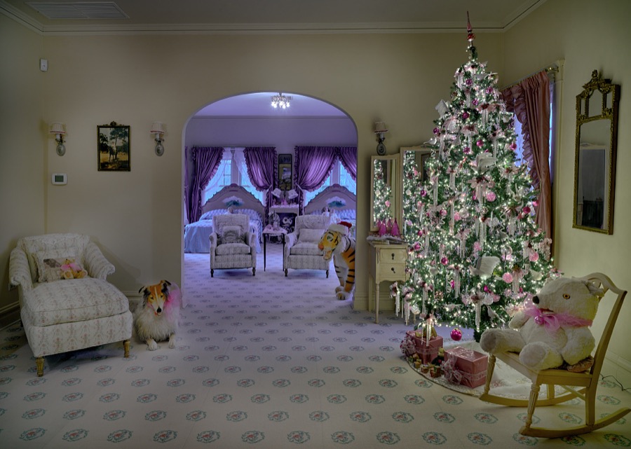Foyer of the daughters' bedroom at the Frank Phillips Home in Bartlesville, Oklahoma