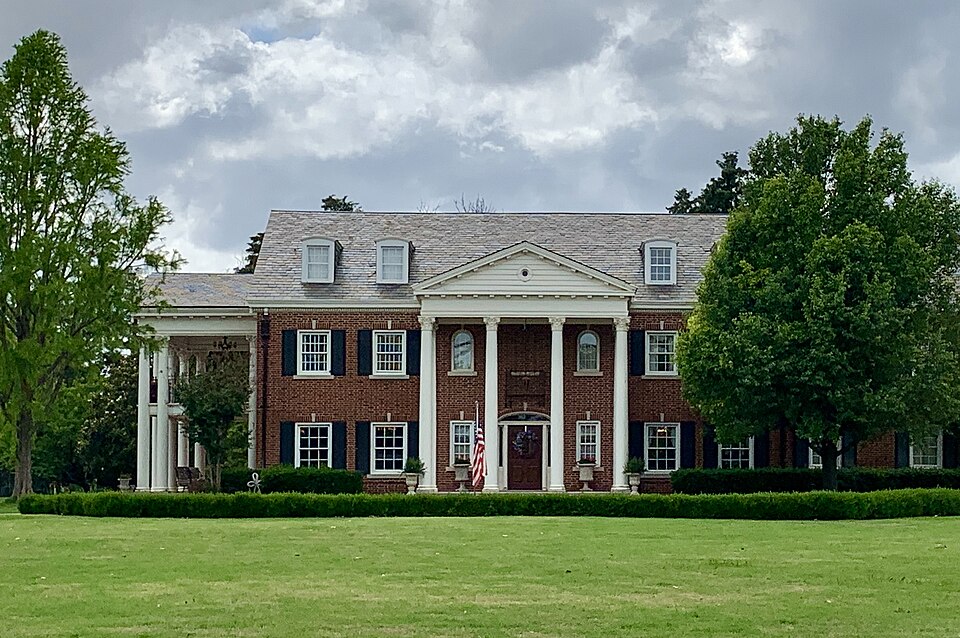 Photograph of Robert R. and Minnie L. Kisner House