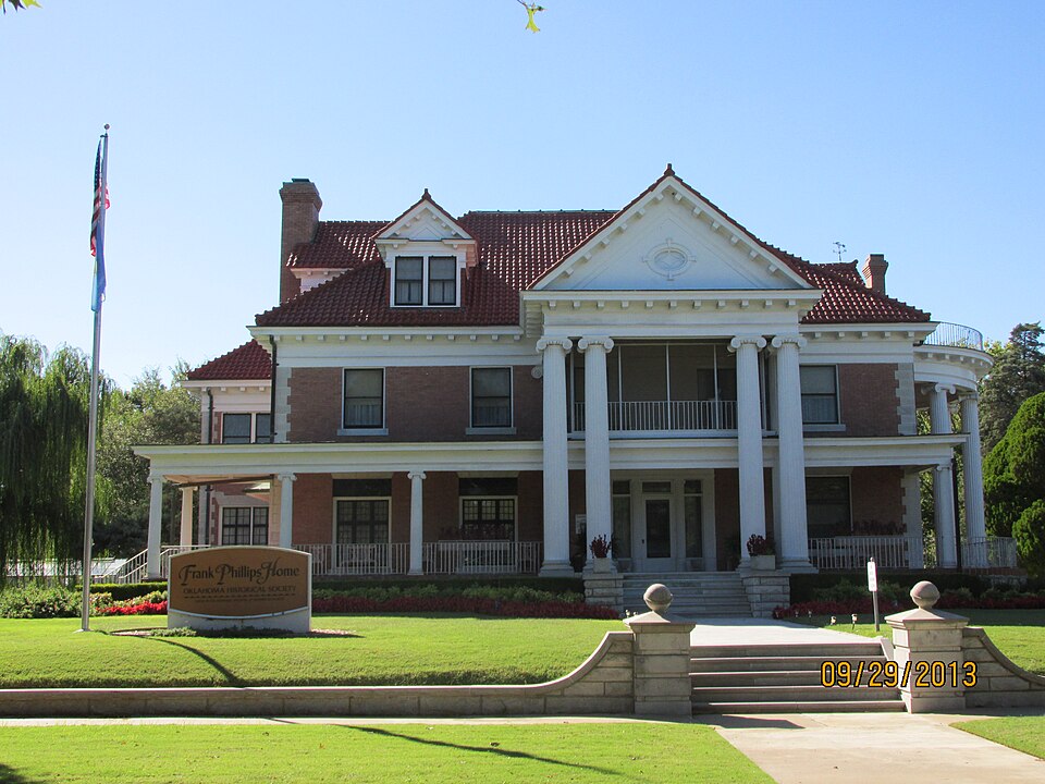 Photograph of Frank and Jane Phillips House