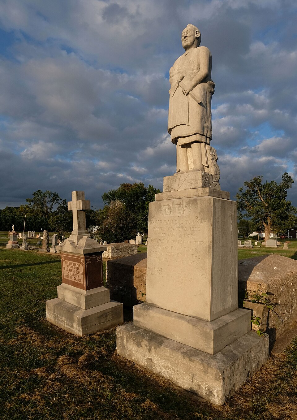 Photograph of Chief Ne-Kah-Wah-She-Tun-Kah Grave and Statue