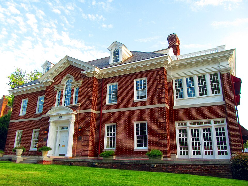 Photograph of Moore Manor