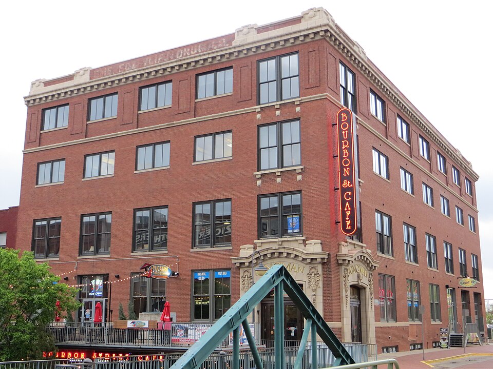 Photograph of Kingman-More Building