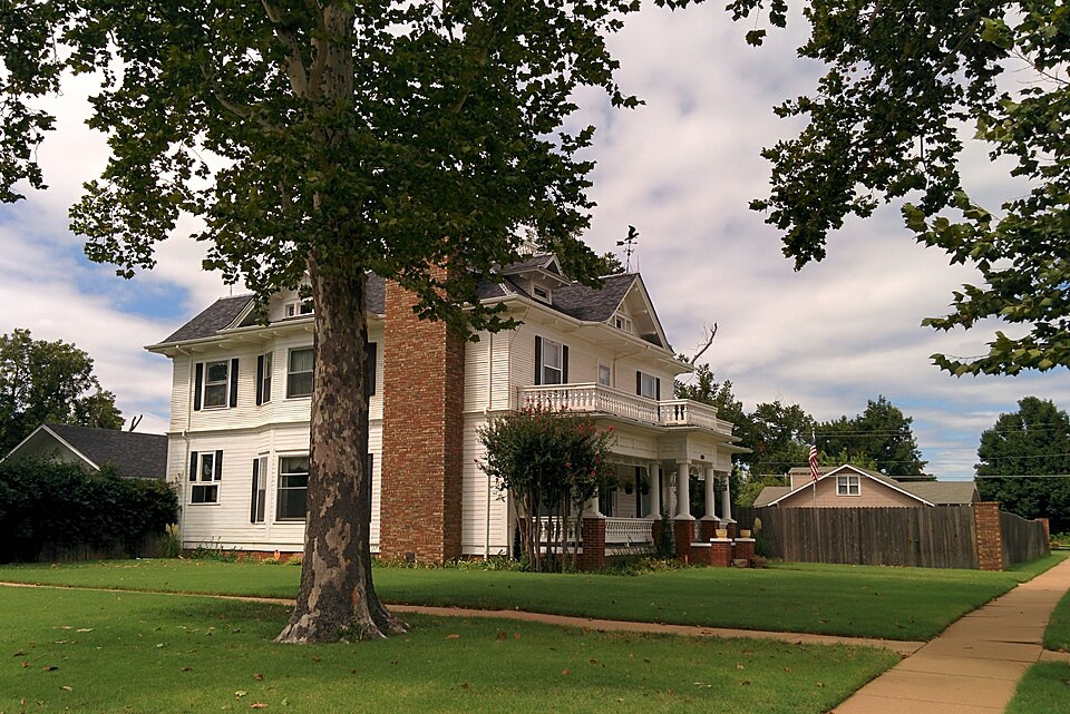 Photograph of Montgomery-Linam House