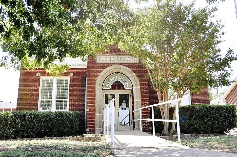 Photograph of Yukon Public Library