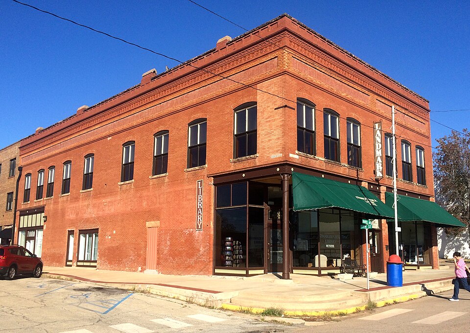Photograph of Clapp-Cunningham Building