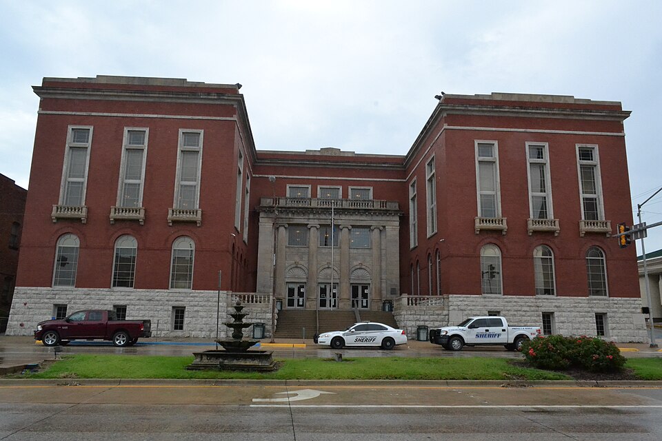Photograph of Pittsburg County Courthouse