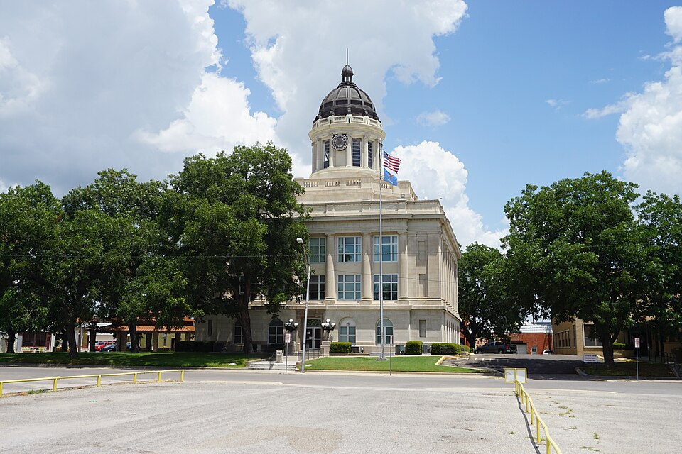 Photograph of Carter County Courthouse