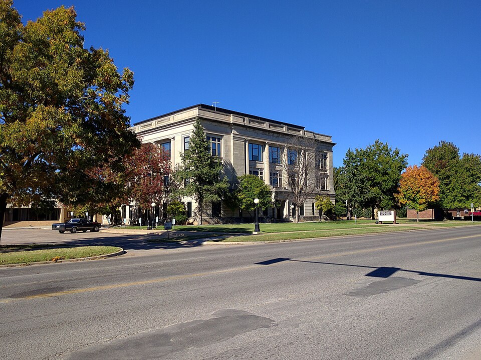 Photograph of Garvin County Courthouse