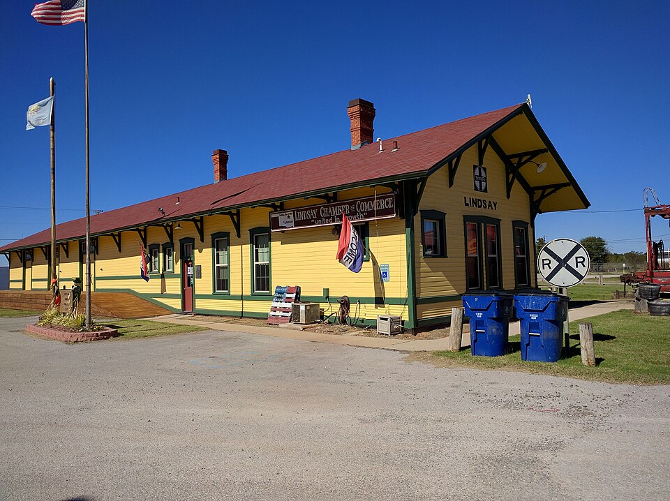 Photograph of Santa Fe Depot of Lindsay