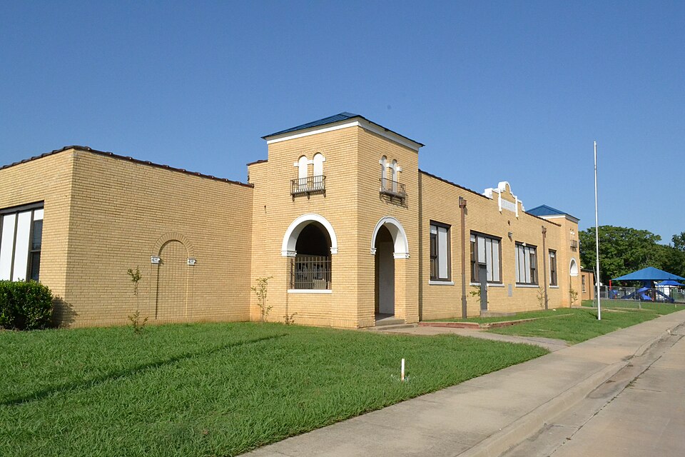 Photograph of Robert E. Lee School