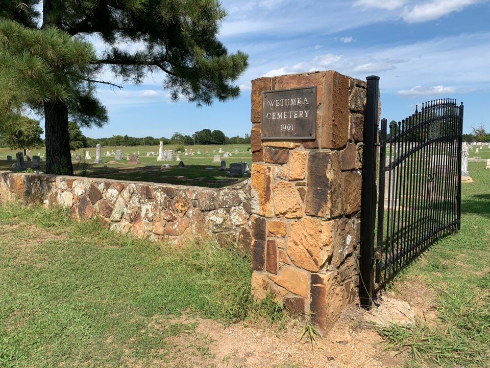 Photograph of Wetumka Cemetery Pavilion and Fence
