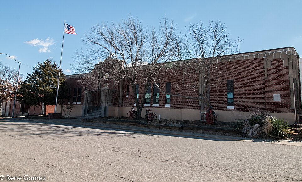 Photograph of Healdton Armory