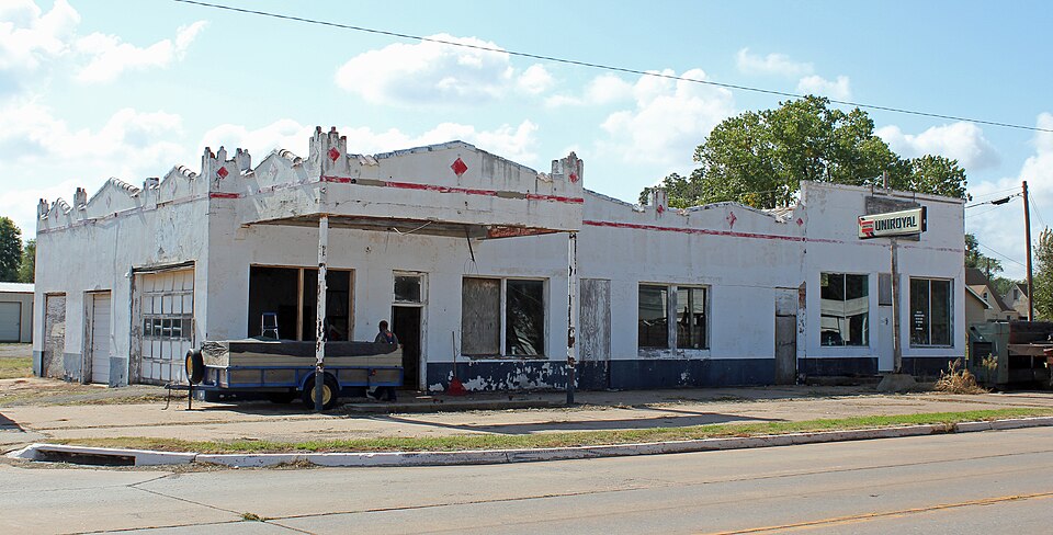 Photograph of Canute Service Station
