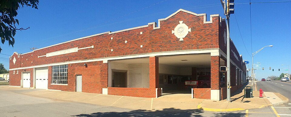 Photograph of Bristow Motor Company Building
