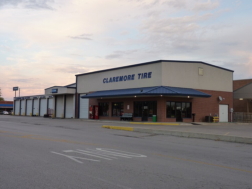 Photograph of Claremore Auto Dealership