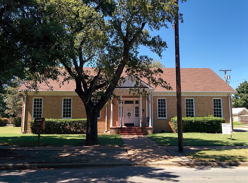 Photograph of Old Duncan Public Library