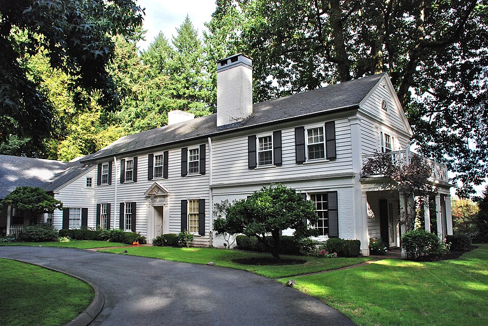 Photograph of Donald and Ruth McGraw House