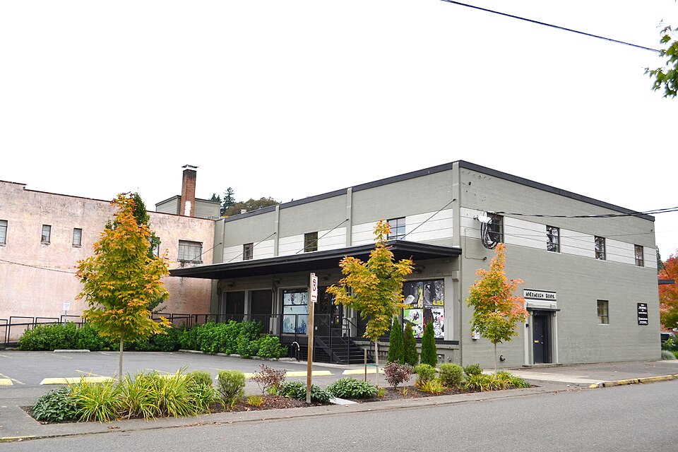 Photograph of McCracken Brothers Motor Freight Building