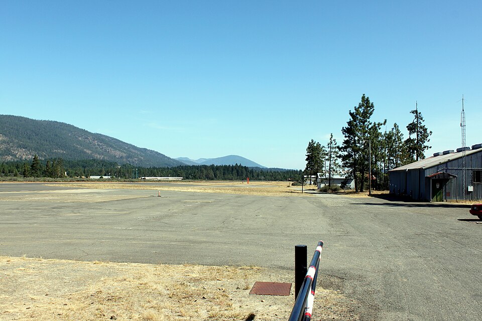 Photograph of Illinois Valley Airport