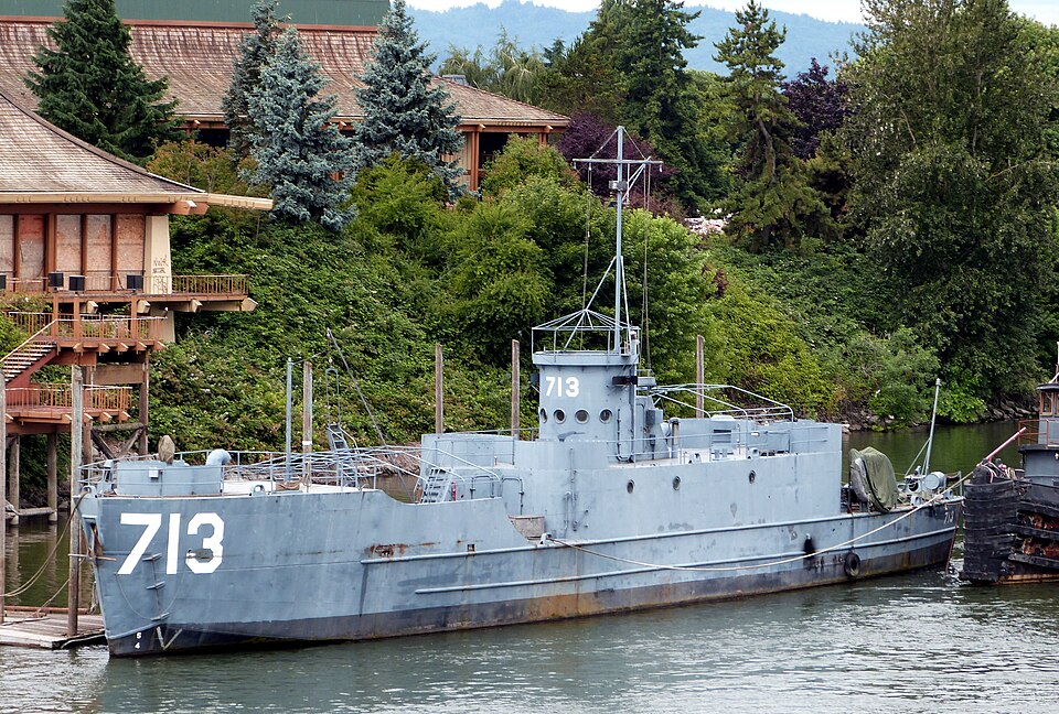 Photograph of USS LCI(L)-713