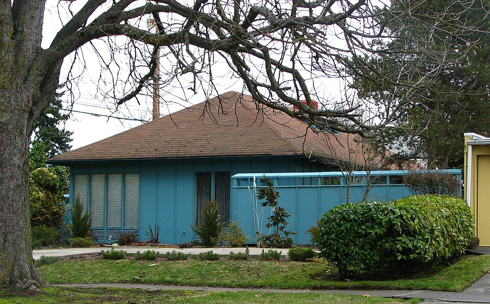 Photograph of John Yeon Speculative House