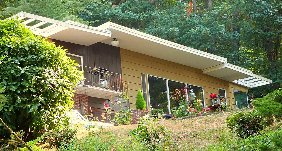 Photograph of Charles and Fae Olson House