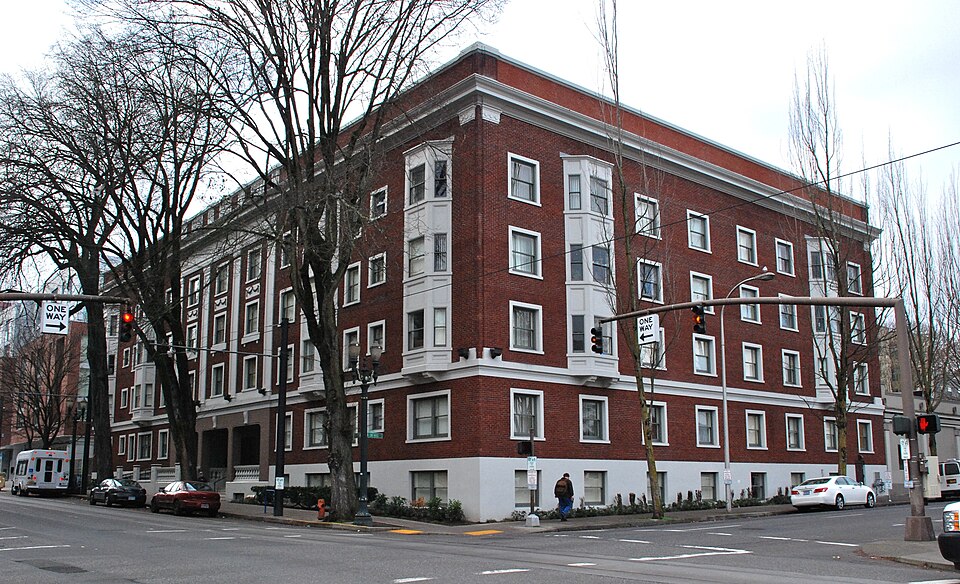 Photograph of Campbell Court Hotel