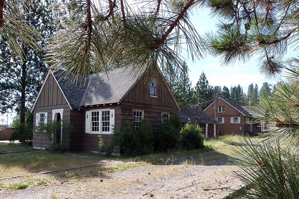 Photograph of Wallowa Ranger Station