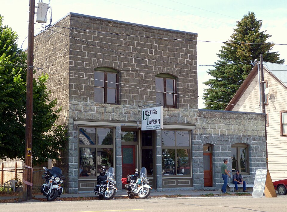 Photograph of Lostine Pharmacy