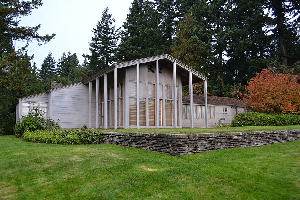 Photograph of Aubrey R. Watzek House