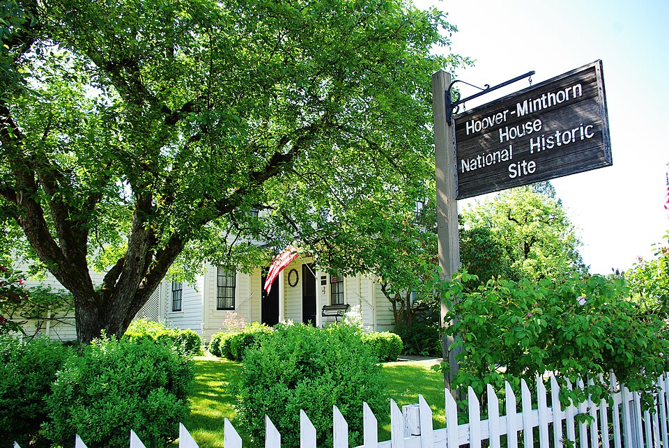 Photograph of Hoover-Minthorn House