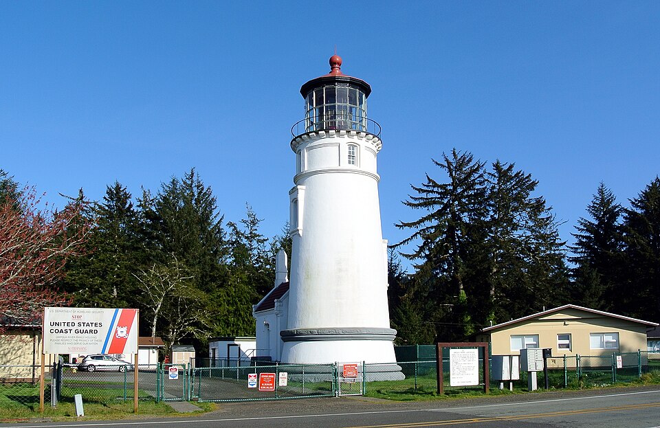 Photograph of Umpqua River Light