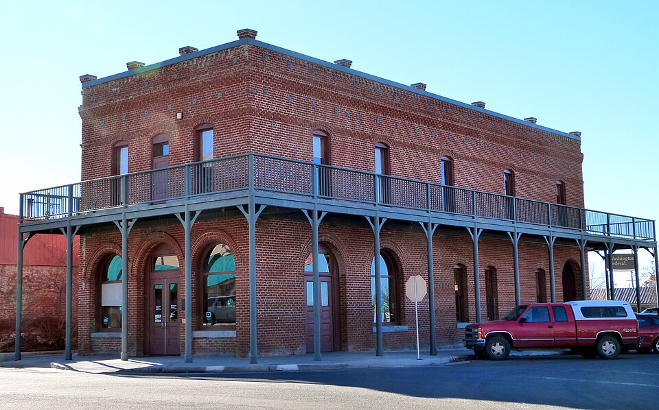 Photograph of Post and King Saloon